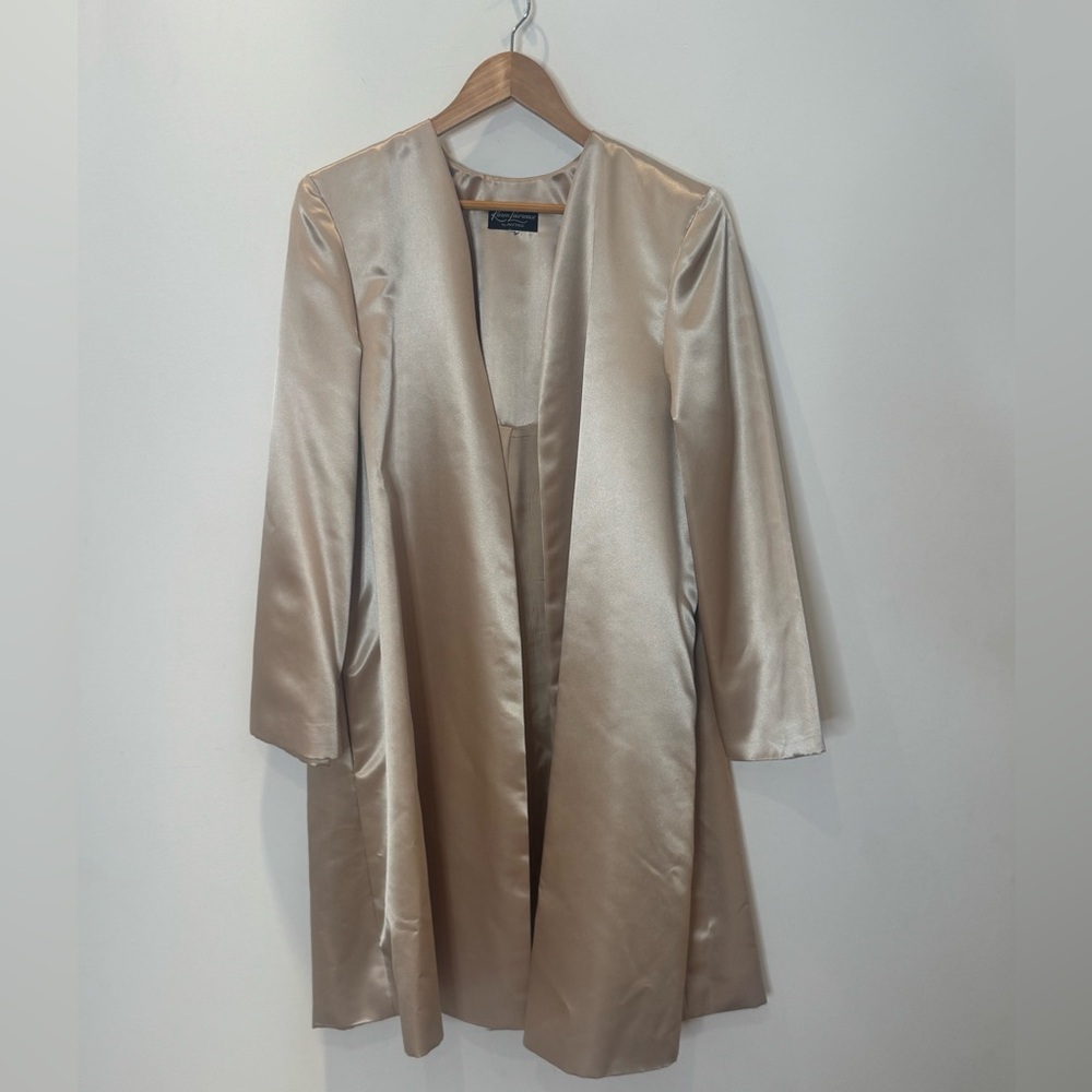 VINTAGE ‘96 Karen Lawrence champagne swing coat/jacket. Size 10. Classic.